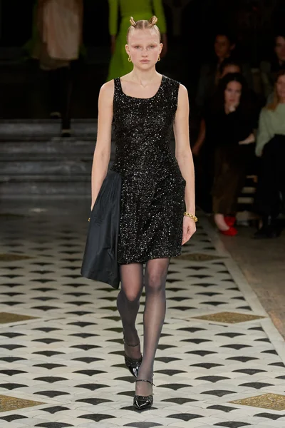 Look 43